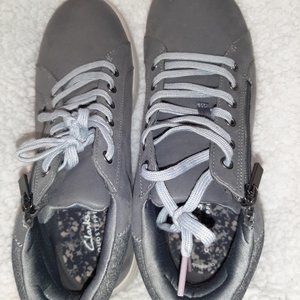 NWOT Clarks Cloudsteppers Women's 8 Wide GRAY Cushion Fit Lace-Up Booties/Shoes